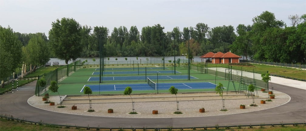 teniski teren od plastičnih ploča