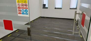 podovi-ESD-montaza-Quectel-Beograd-370x166_c