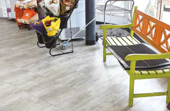 podna obloga u trznom centru rtile